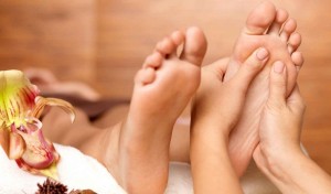 درمان بیماری ها با روغن زدن به کف پا